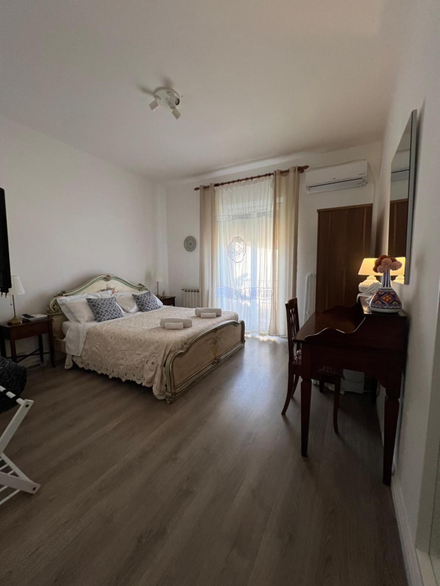 타오르미나 La Guardiola Di Angela E Nino B&B 외부 사진
